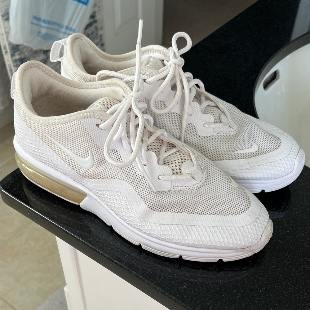 NIKE AIR MAX SEQUENT WOMENS WHITE SNEAKERS SIZE 6.5 (BQ8824-104)